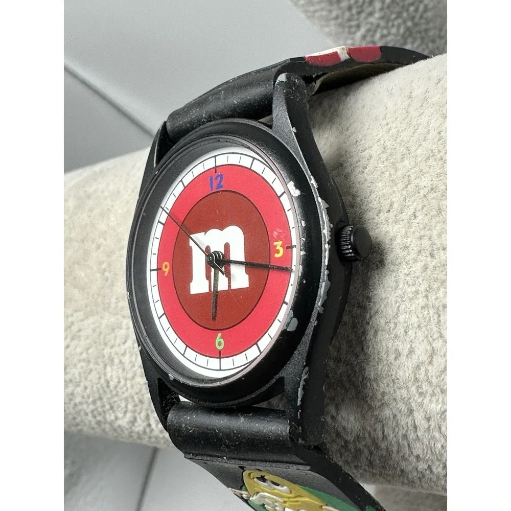 M&M‎ 1998 Rare Watch New Battery 32MM 7.75